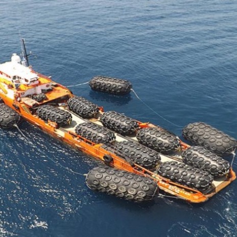 BV Approved Inflatable Floating Rubber Ship Fender With Aircraft Tyre Chain Net