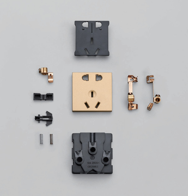 Amertop Brass British standard brass electrical switched socket for Kitchen Lighting Wall Switch Socket Outlet