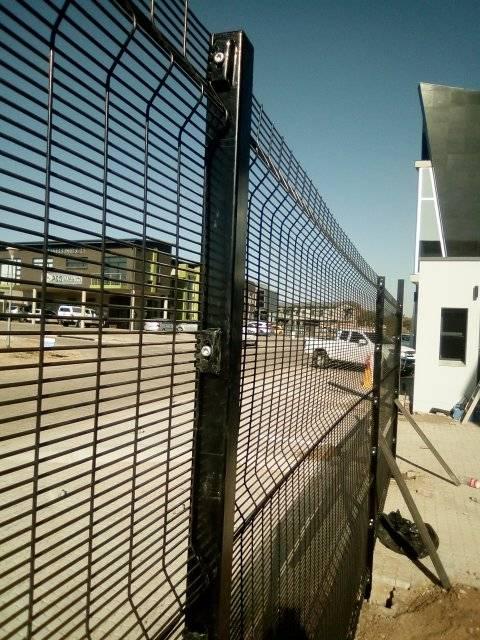 12.70mmx76.20mm*4.00mm wire diameter 358 high security mesh fence