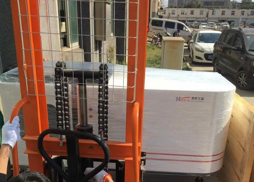 6 Lamps Absorption Spectrometer Automatic Turret Automatic Alignment