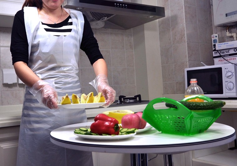 Food Processing White Disposable Polythene Aprons