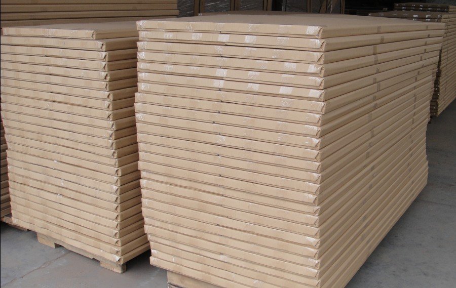 Solid Core Interior PVC Wood Doors From China Manufacturing, with clear tempered glass