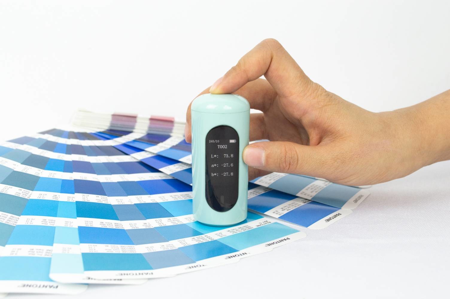 Automatic Calibration IPS Color Spectrophotometer One Key Measurement 400-700nm