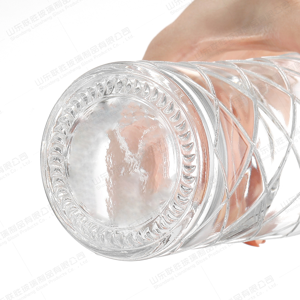 500ml 700ml 750ml Round Engraved Glass Bottle with Screw Cap for Vodka Gin Whisky