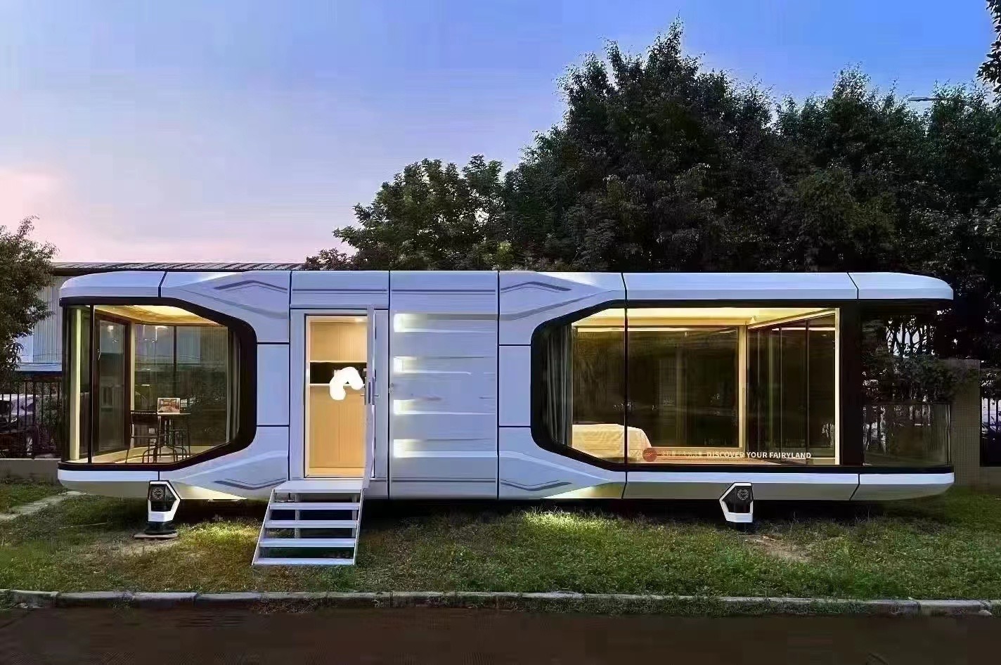 Outdoor Easy Installation Mini Space Capsule Hotel Luxury Eco Friendly Sound Proofing Living Space with Aluminum Window