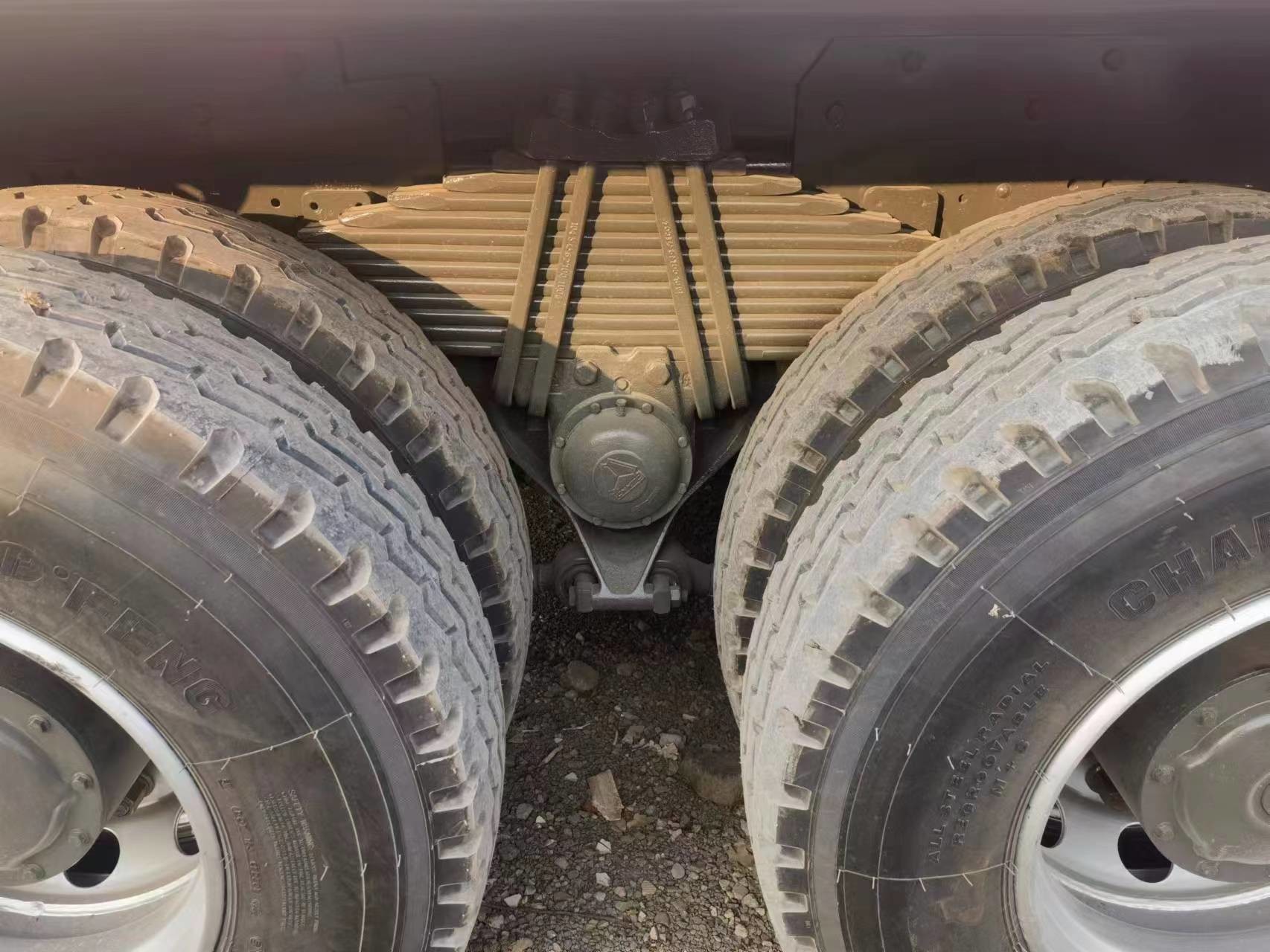 Second Hand Tipper Truck 8x4 12 Tyres Truck Renovation Customizable Dump Truck