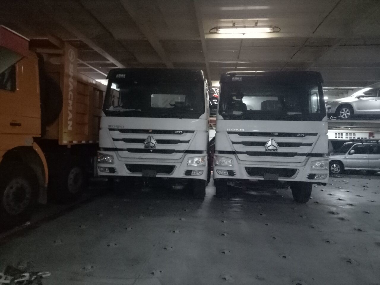 371HP 375HP 420HP Sinotruk Howo Tractor Truck 6x4