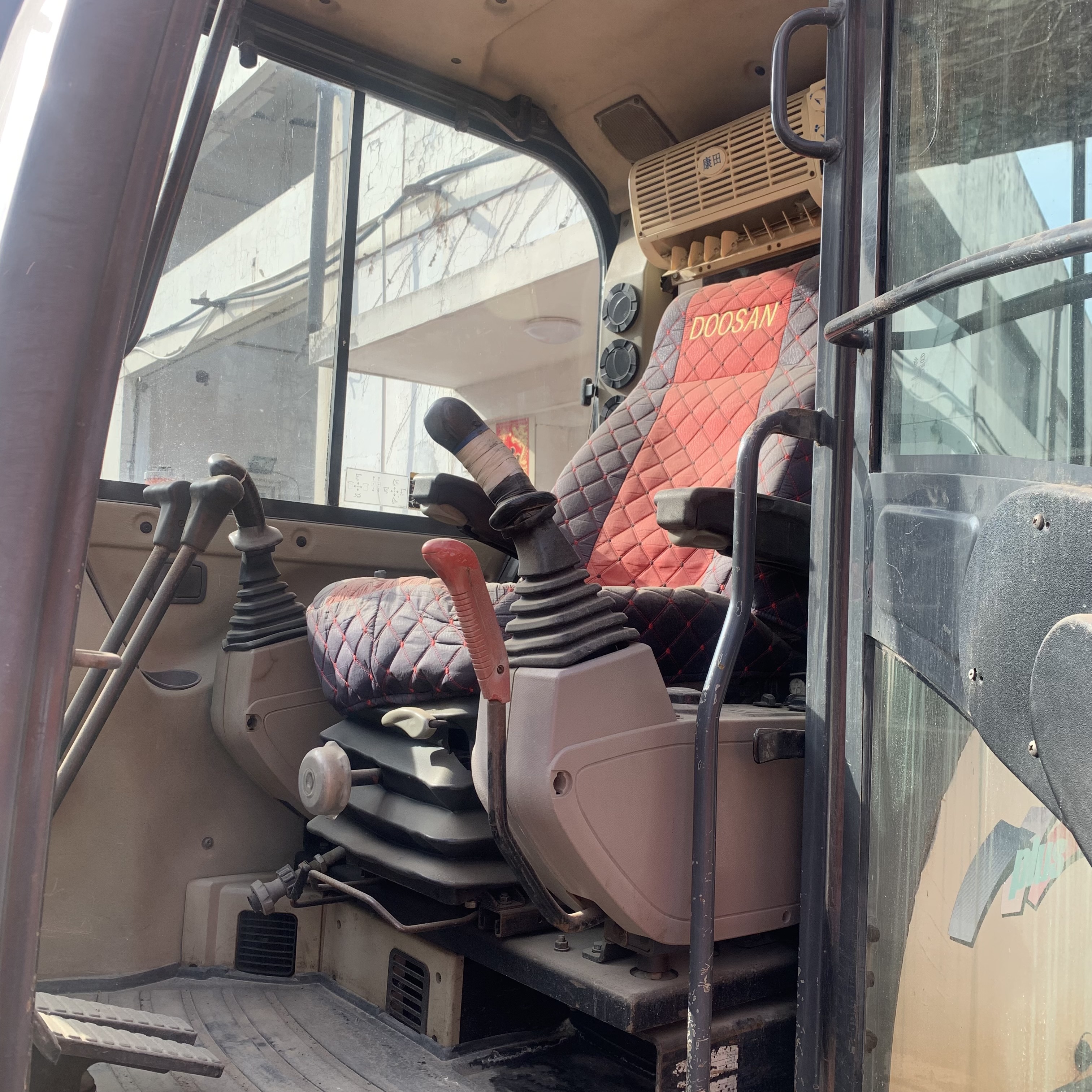 Original Doosan Dh80-7 Dx75 Dx60 Dx55 Mini Excavator with 0.28m3 Bucket Capacity