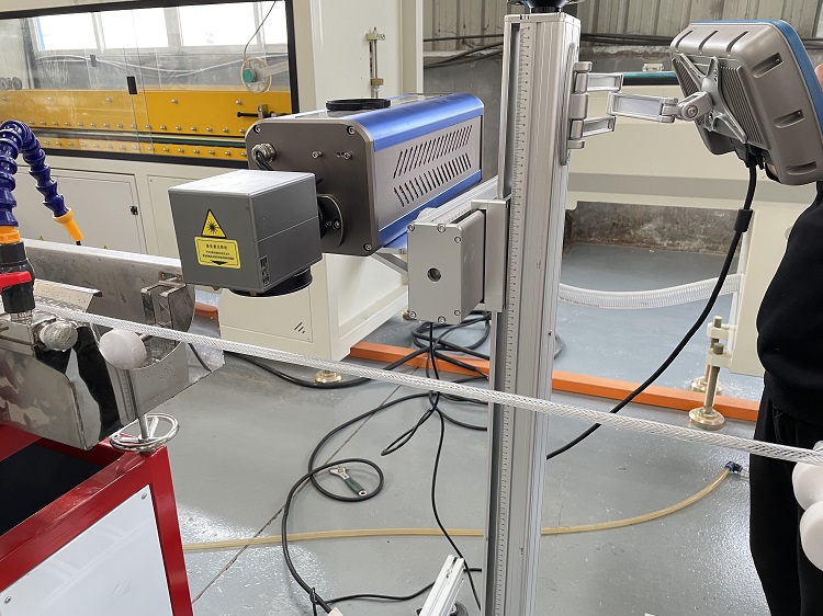 Sino Holyson CO2 Laser Printer For PVC Garden Hose Pipe