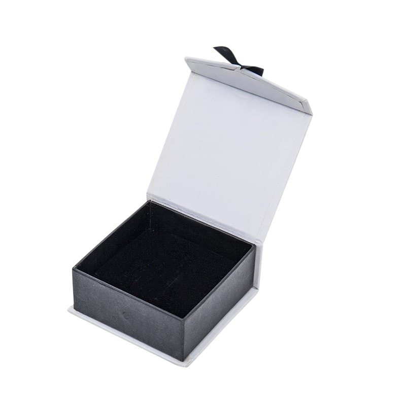 Small CMYK PMS Cardboard Box With Handles Ribbon Magnetic Closure Gift Box