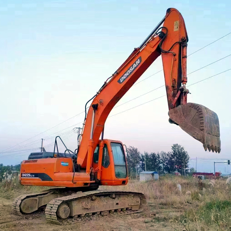 110 KW Doosan DH225LC-7 Crawler Excavator Made in Korea Perfect for Heavy-Duty Tasks