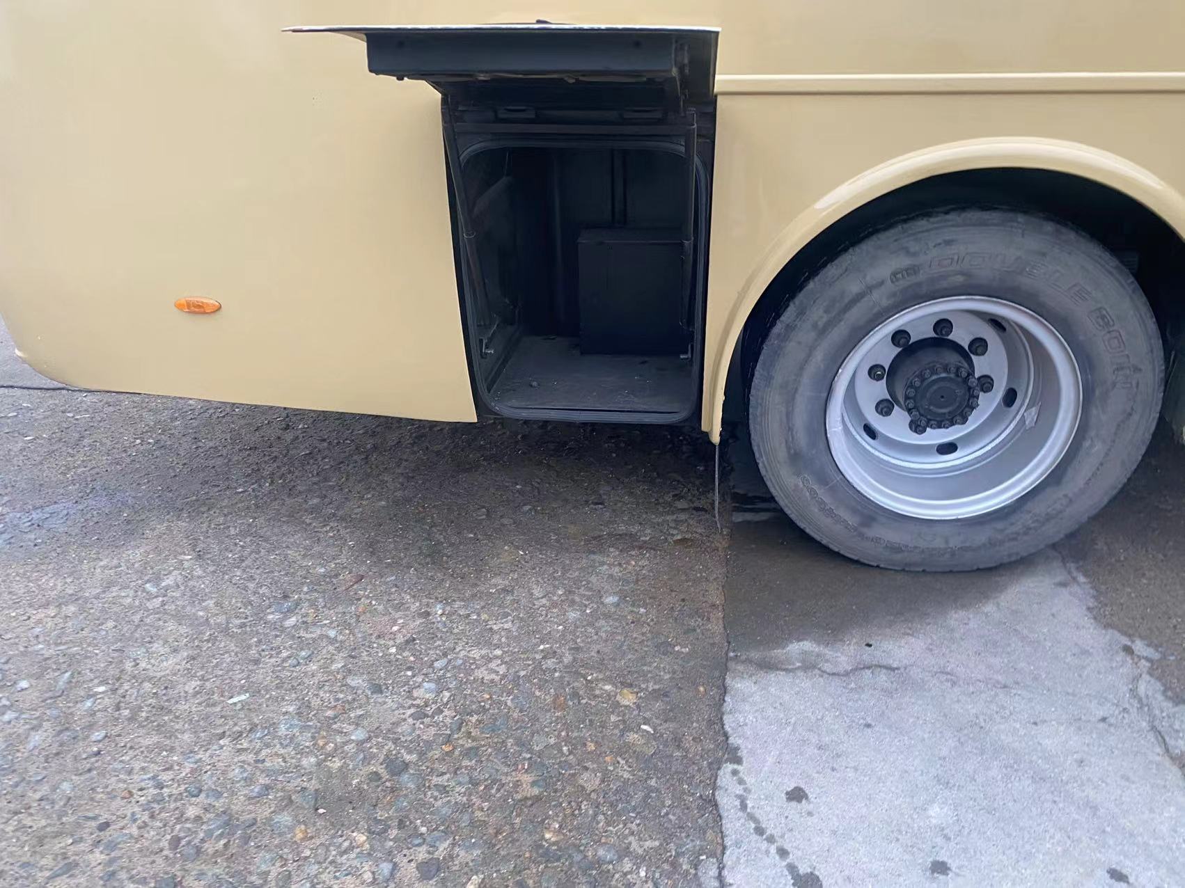 Used Higer Luxury Coach Bus 30 Seater Diesel Engine City Bus in Excellent Condition