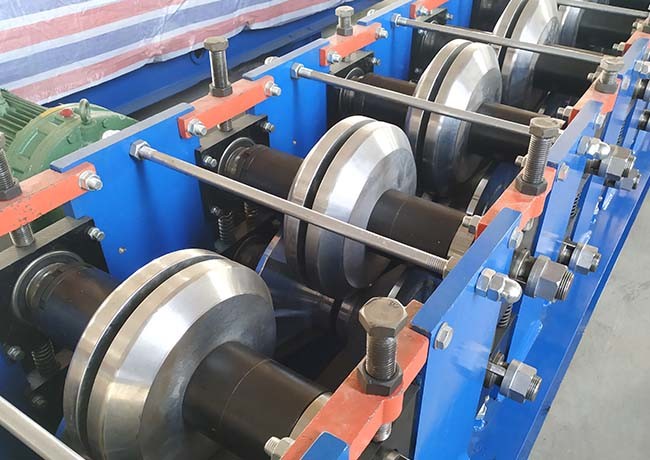 Weight 7 Tons Sheet Metal Roll Forming Machines U Shape Hydraulic Pressure 10-12MPa