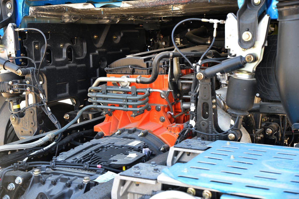 Foton Auman Truck Half-Row Seat 520HP 8X4 9.53m AMT Automatic Transmission Truck Chassis