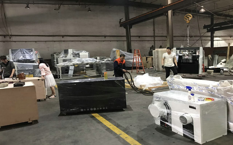 ZK-660CN Cardboard Making Machinery And Equipment 12 L / Min Air Supply