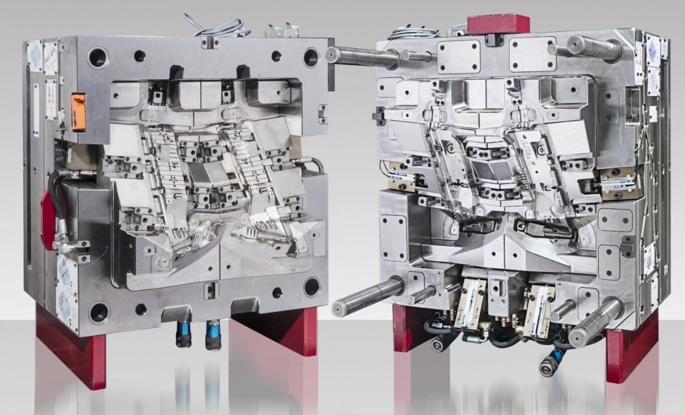 Professional OEM Injection Moulding Die , Complex Precision Plastic Injection