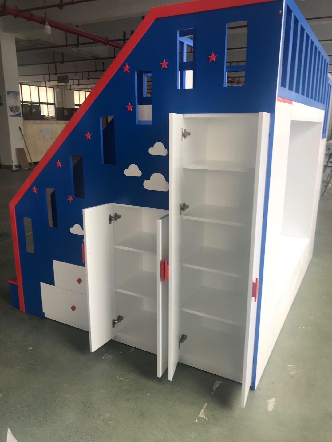 Customized Safe Children Furniture Solid Wood and MDF Bunk Bed for Kids Bed Blue for Boy with Basketball Hoop and Slide