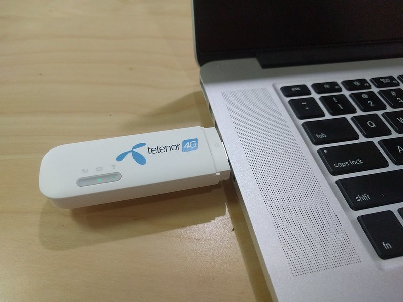 Unlocked Huawei E8372h-608 WiFi Hotspot 150Mbps LTE 4G 3G USB Modem Stick Router