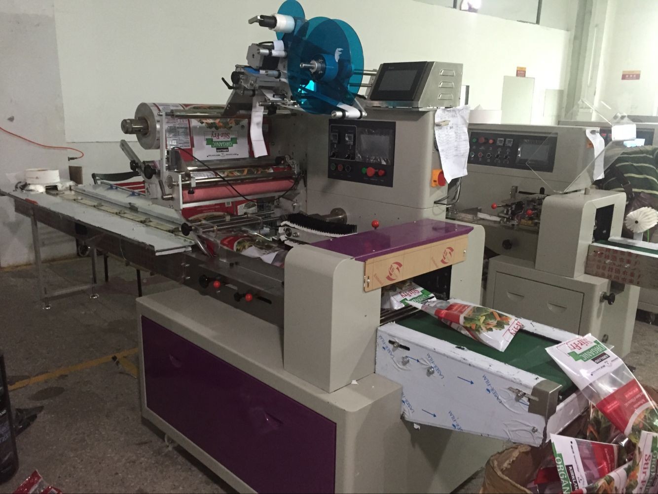 Taichuan factory price bottle/box sealing labeling machine in business