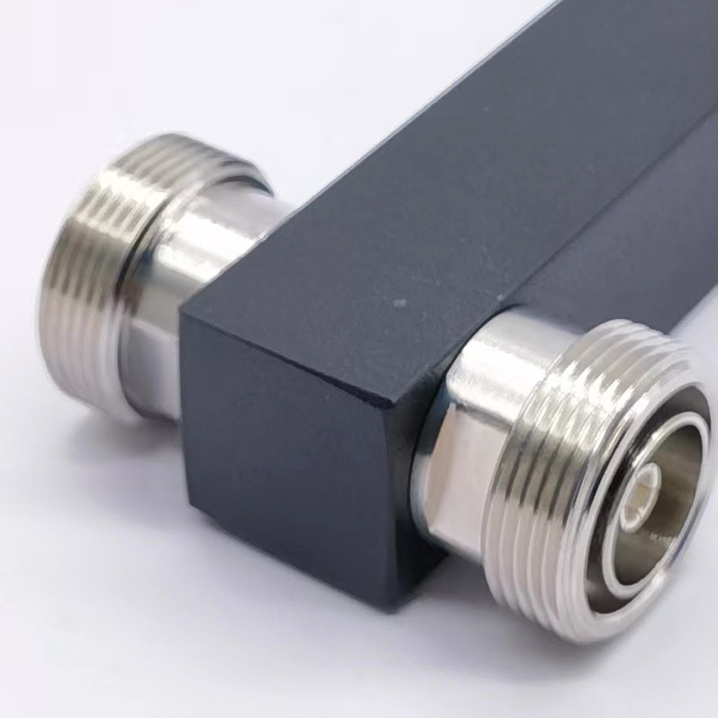 High Performance RF 2 Way Power Splitter 100W 350-3800MHz with SMA Female Connector Type 2 Way Power Splitter Widely Used for Base Station