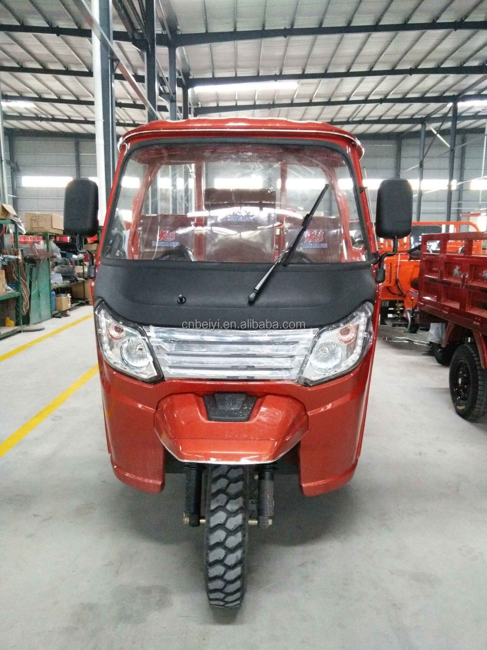 Adult Cargo Tricycle with CE Motorized 201 250cc Closed 2000mm*1300mm 4.50-12 1200kg 800W CN CHO