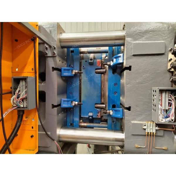 OUCO 800T Orange Servo Motor Injection Molding Machine For Manufacturing Trash Cans