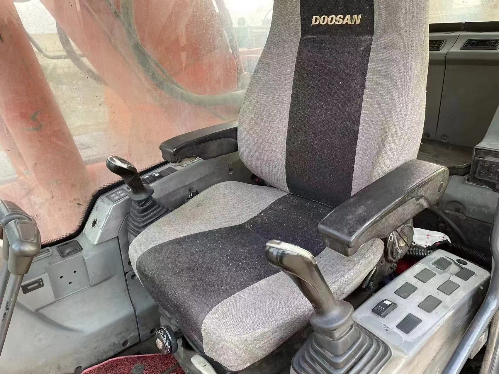 The Doosan Excavator Used By The Original Doosan DX225LC Excavator In South Korea