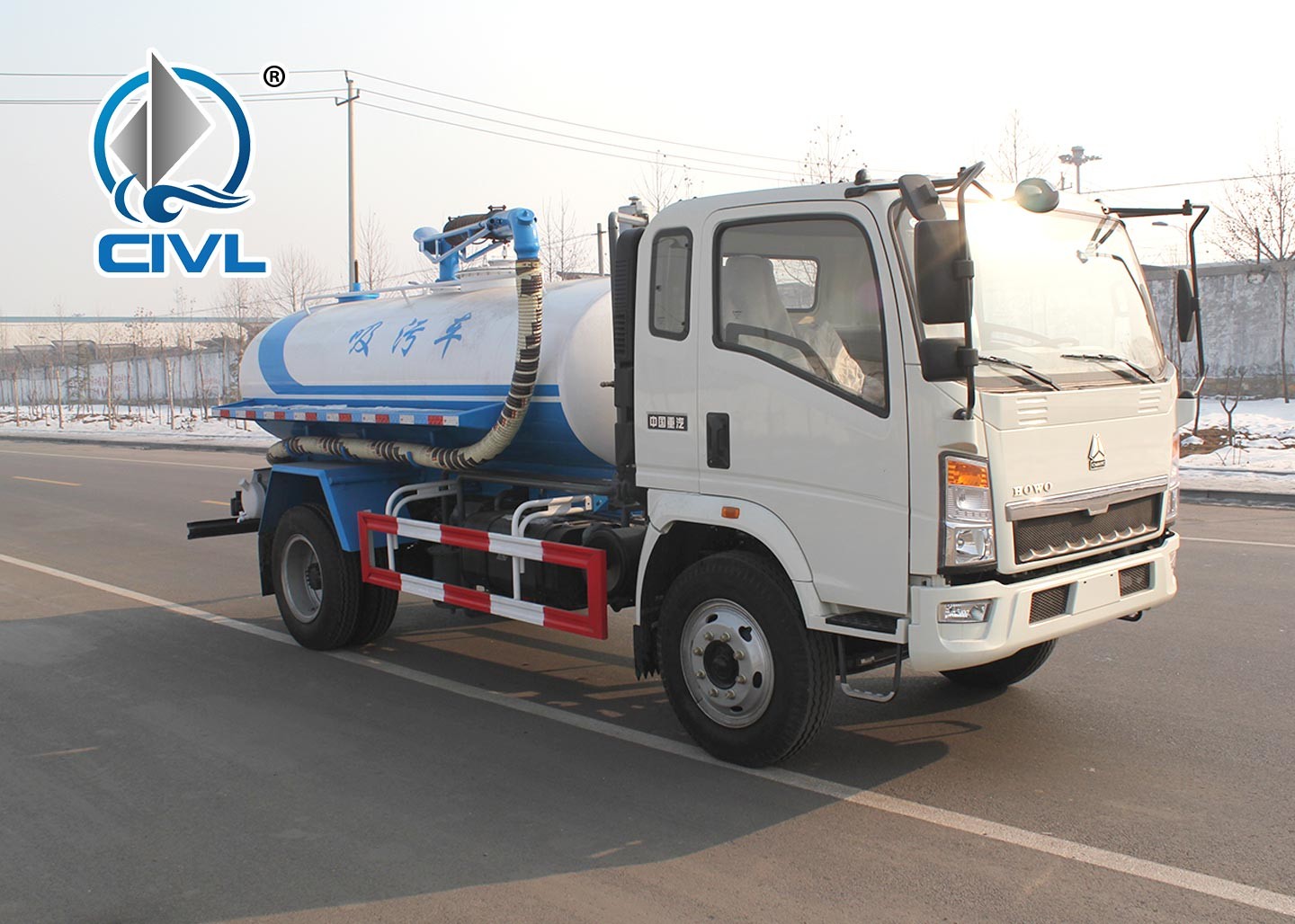 HOWO 6 Disposal Sewage Suction Truck Wheeler 8000L For Construction Sucking and Draining Sewage