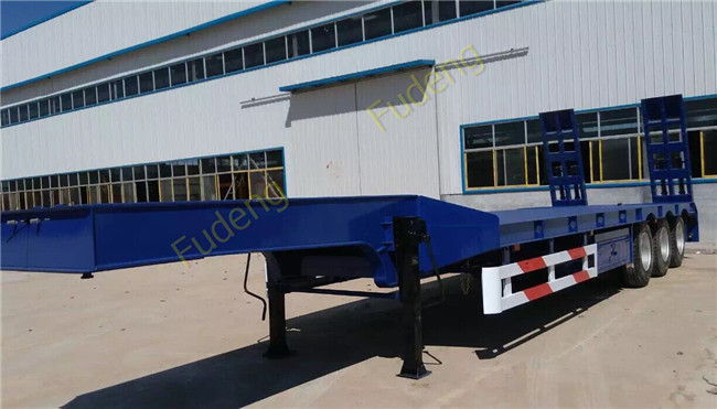 60ton Hydraulic Lowbed Low Deck Tri-axles Low Loader Cargo Semi Truck Trailer