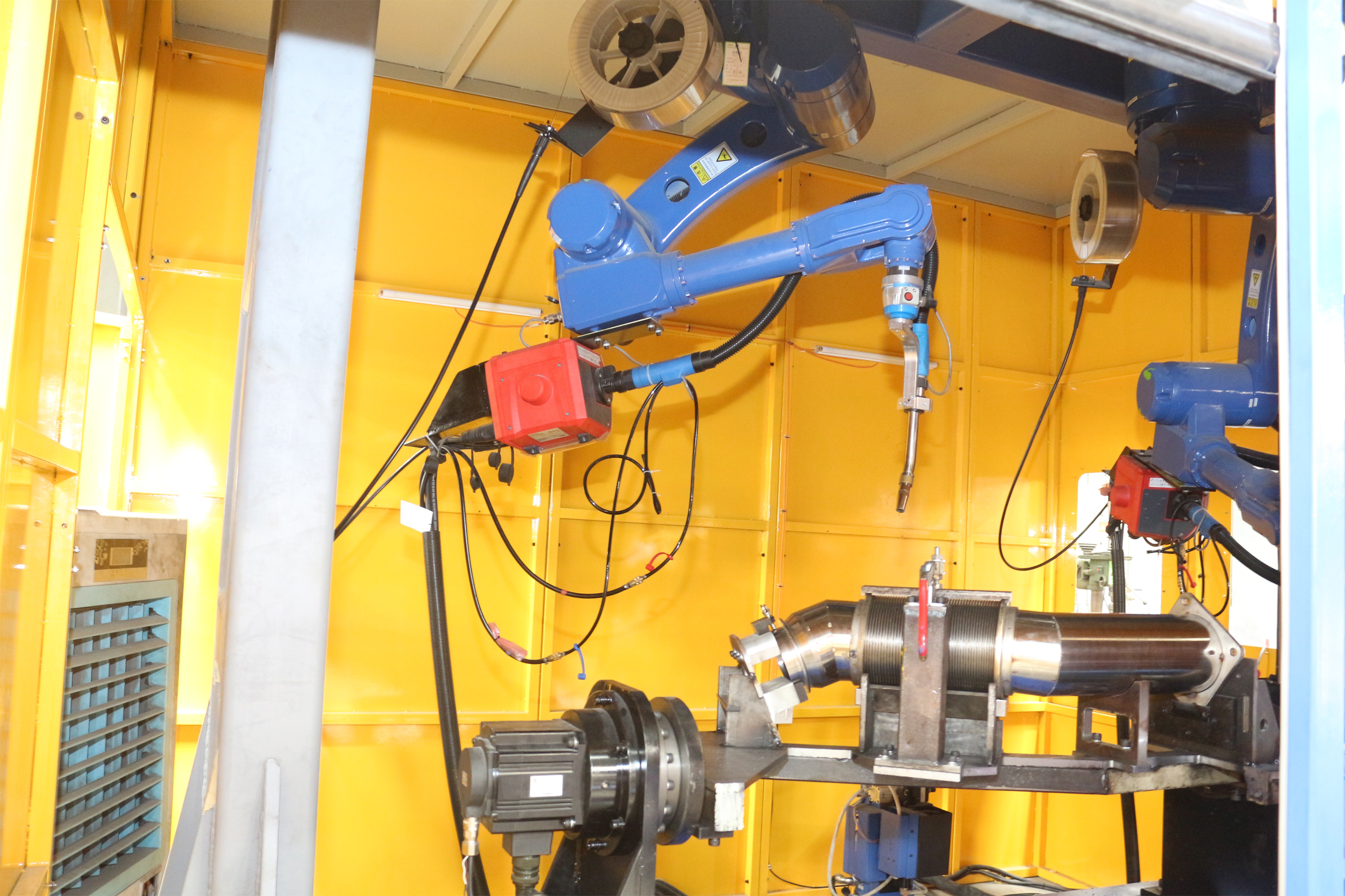 Industrial Welding Robots 6 Axis Robot Mig Tig Robotic Welding Machine For Exhaust Pipe
