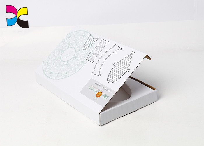 White Custom Packaging Boxes Shipping Corrugated Printing Flat Simple Concise With Insert