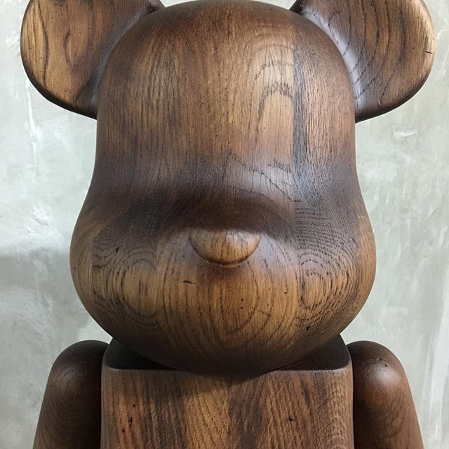 OEM ODM Hand Carved Wooden Bear Woodcarving Large Wood Sculpture