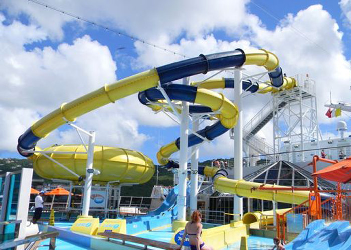 Customizable Platform Height Aqua Park Equipment Constructed with Top- Fiberglass Material