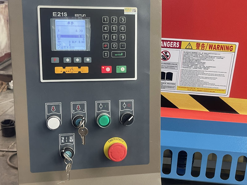 4*2500mm Cutting CNC Hydraulic Guliitine Shearing Machine With E21S Metal Plate Cutter
