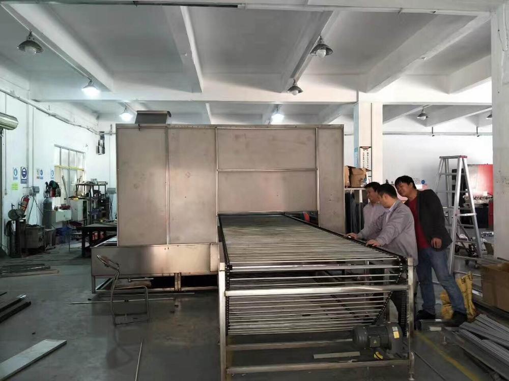 Helmet Cup Automatic Spray Coating Machine CNC Servo Drive 400W Multi Power
