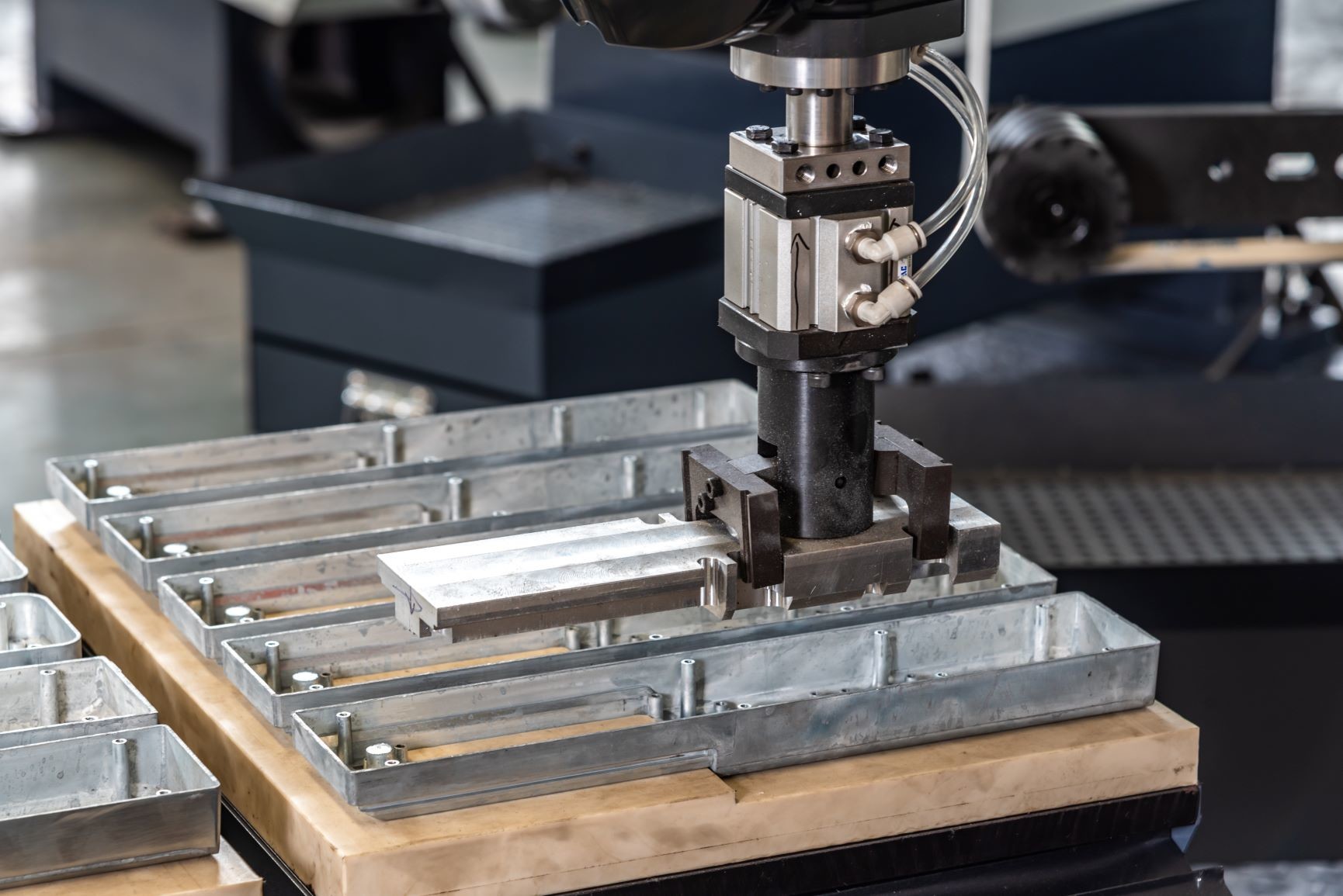 ISO Stainless Steel Auto Parts Robotic Polishing Machine