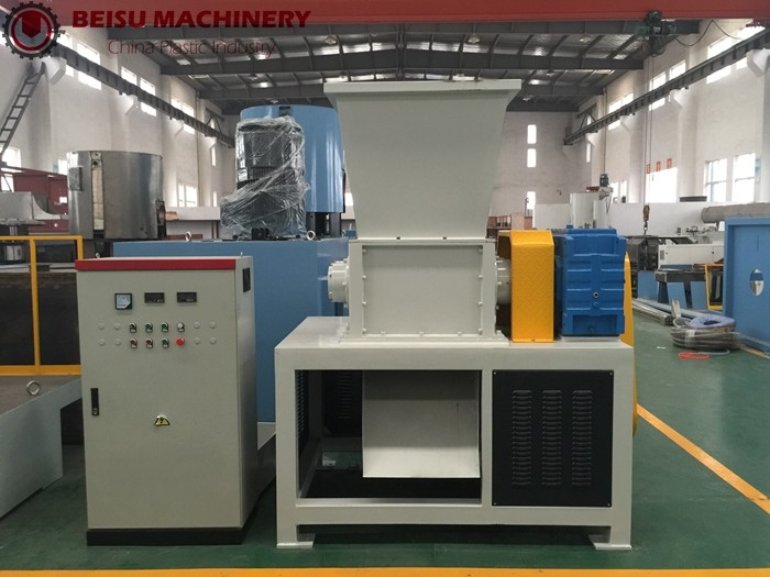 BS-600 Single Shaft Shredder Machine 22KW Motor Power Automatically Rotating