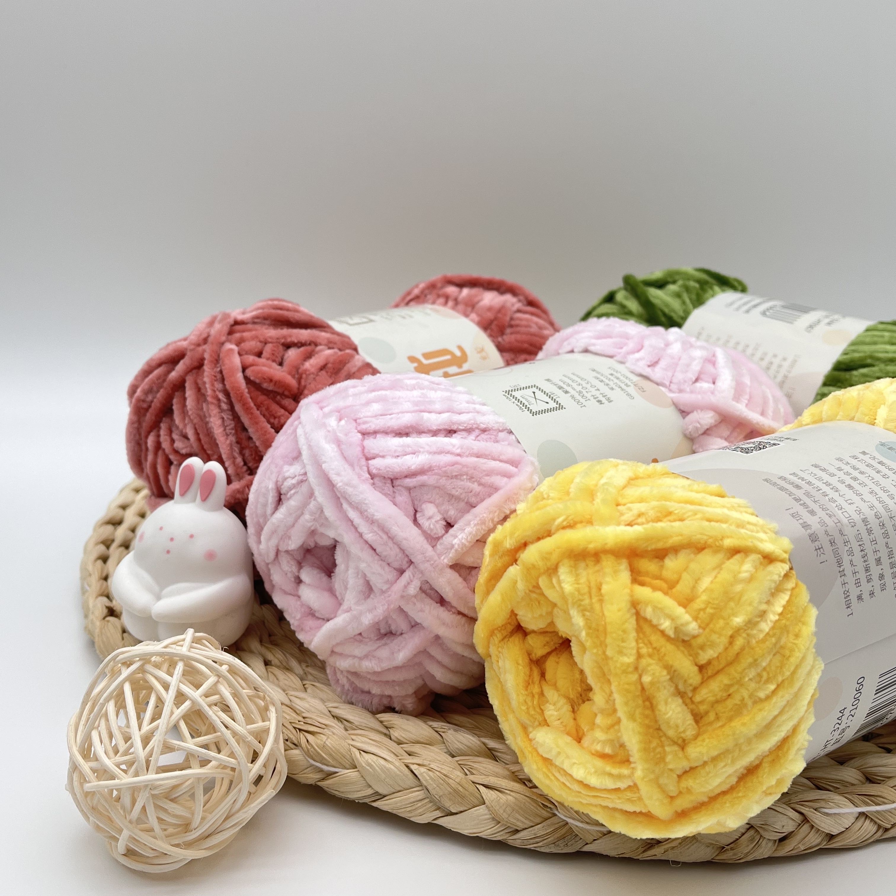 100% Polyester Velvet Chenille Yarn Customized Dyed Colorful Crochet Yarn