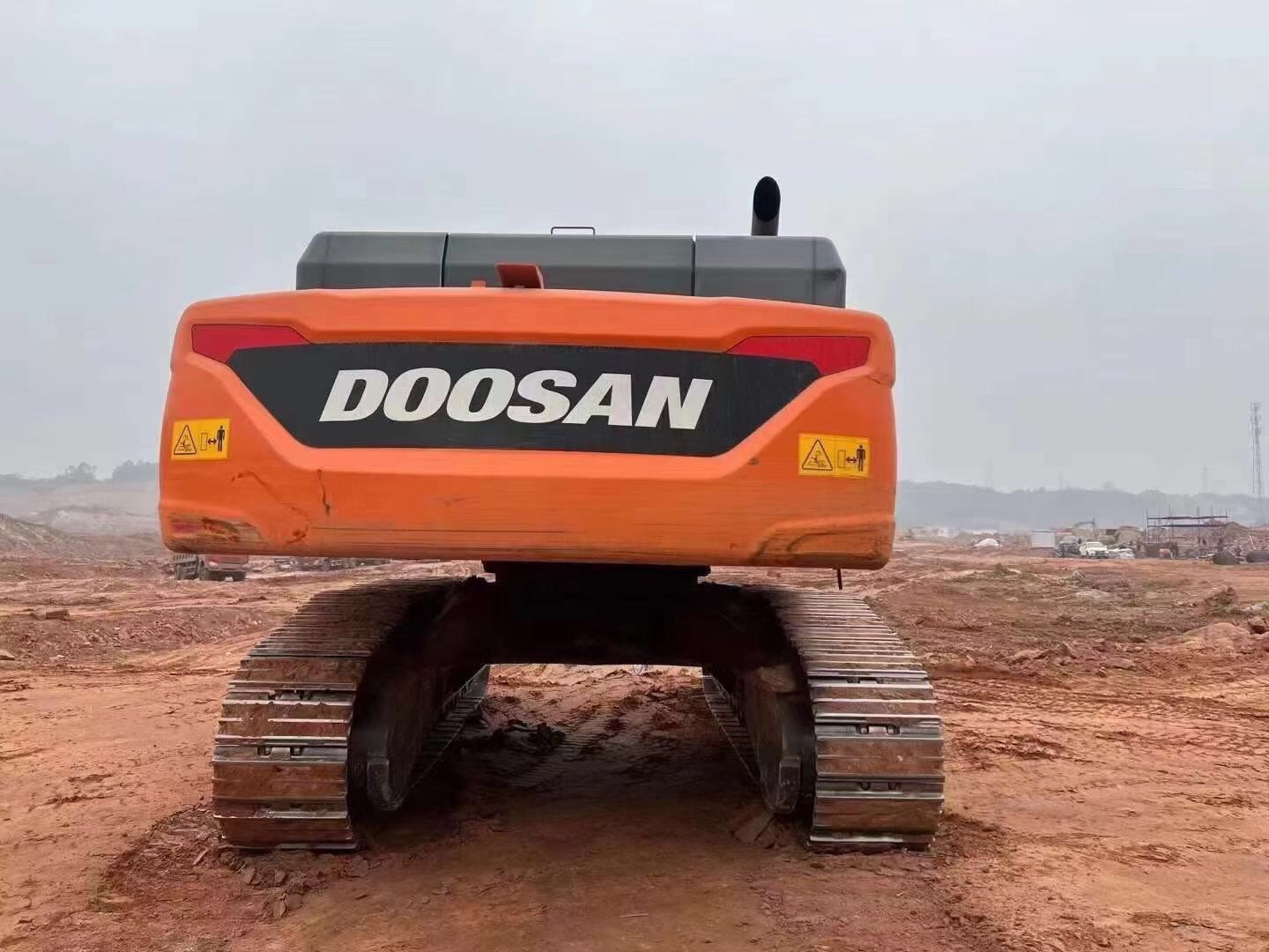 2001-4000 Working Hours Doosan DX500 Excavator in Korea and Ultra Large Size Used