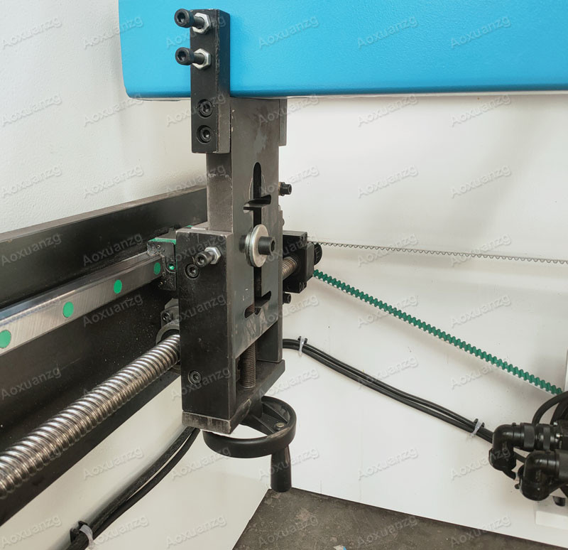 630KN Customizable Protection Fence Hydraulic Press Machine Press Brake Bending Machine