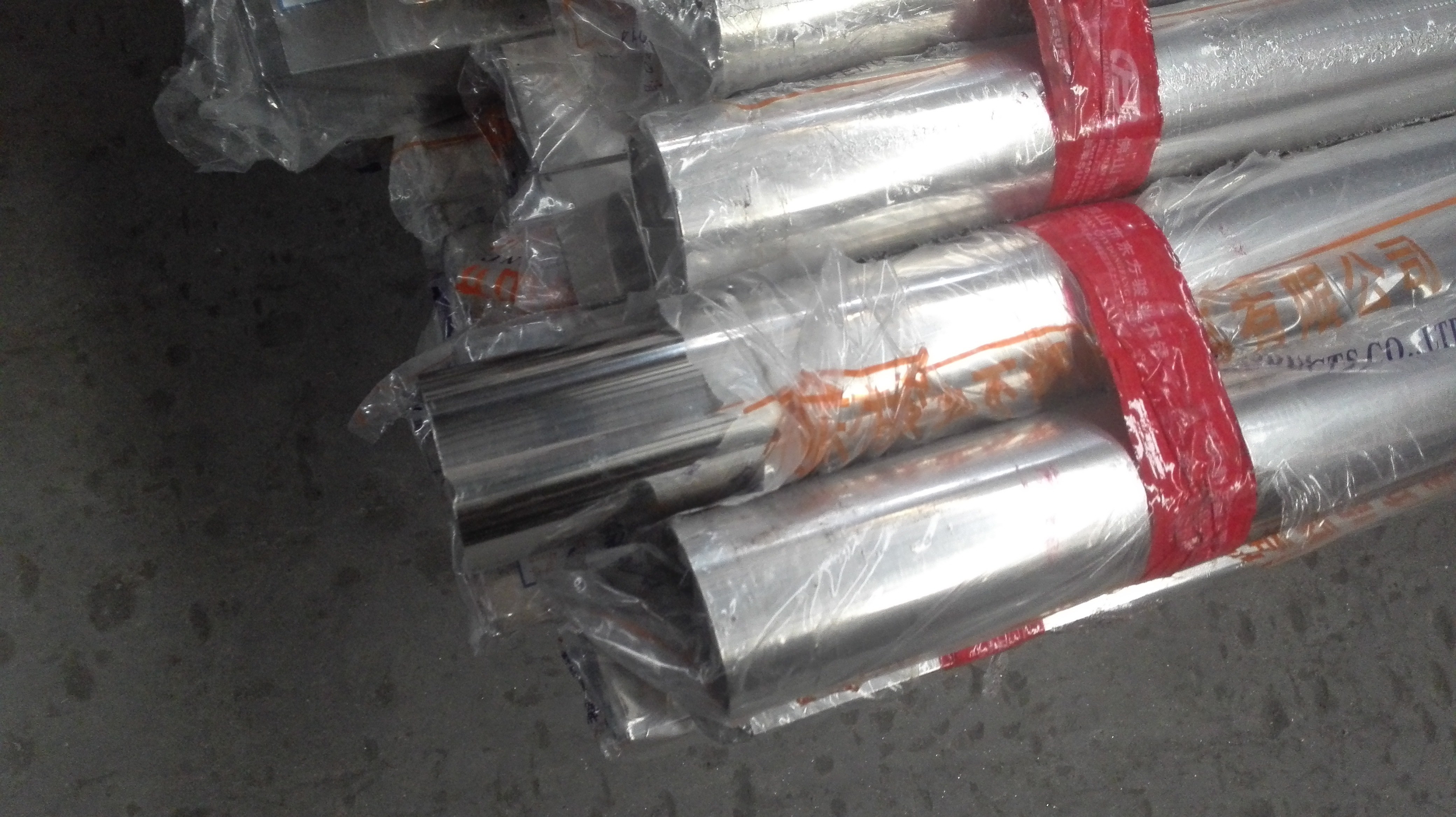 ASTM A544 201 Stainless Steel Welded Pipe Mirror Polished 180 grits 38*1.5*6000mm