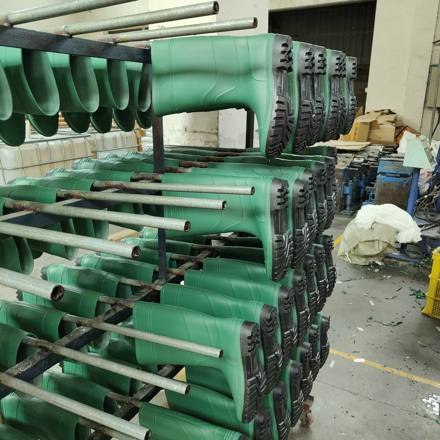 Frosted High Barrel Rubber Boots For Agricultural Use