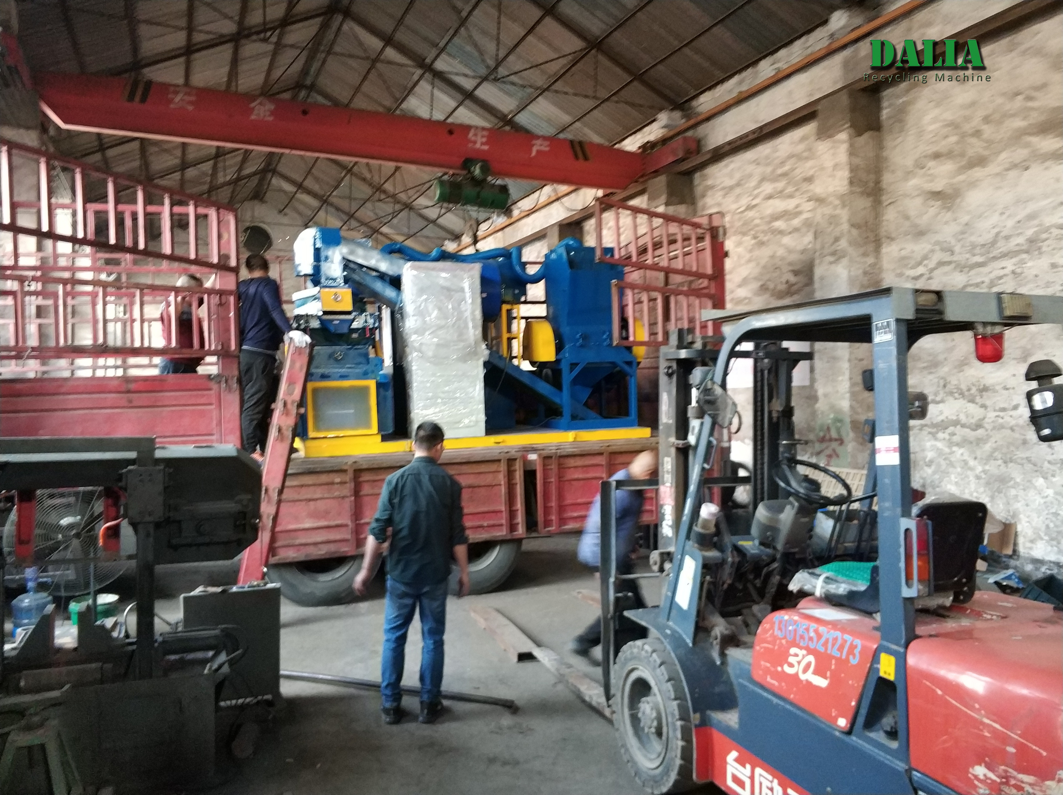Scrap Cable Recycling Machine , Copper Wire Granulator With Belt Conveyor