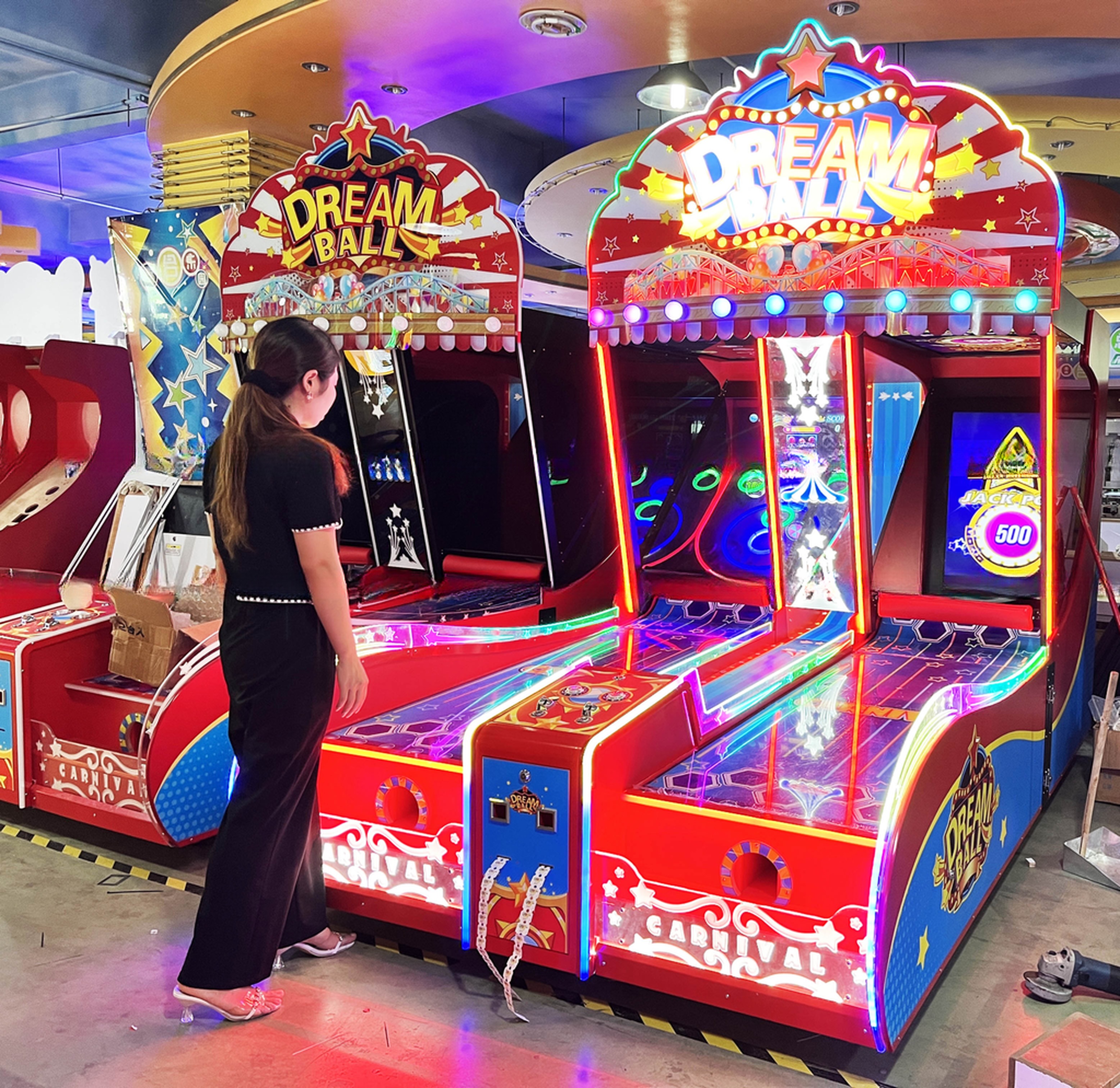 Coin operated crazy dream ball rolling redemption game machine for game center for sale