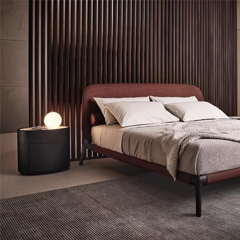 Customized Modern High End Hotel Bedroom Furniture Standard Comfortable Wooden Bed