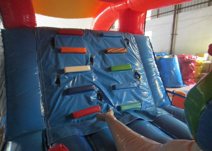 Kindergarten Baby Clownfish Inflatable Assault Course , Waterproof Bouncy Obstacle Course