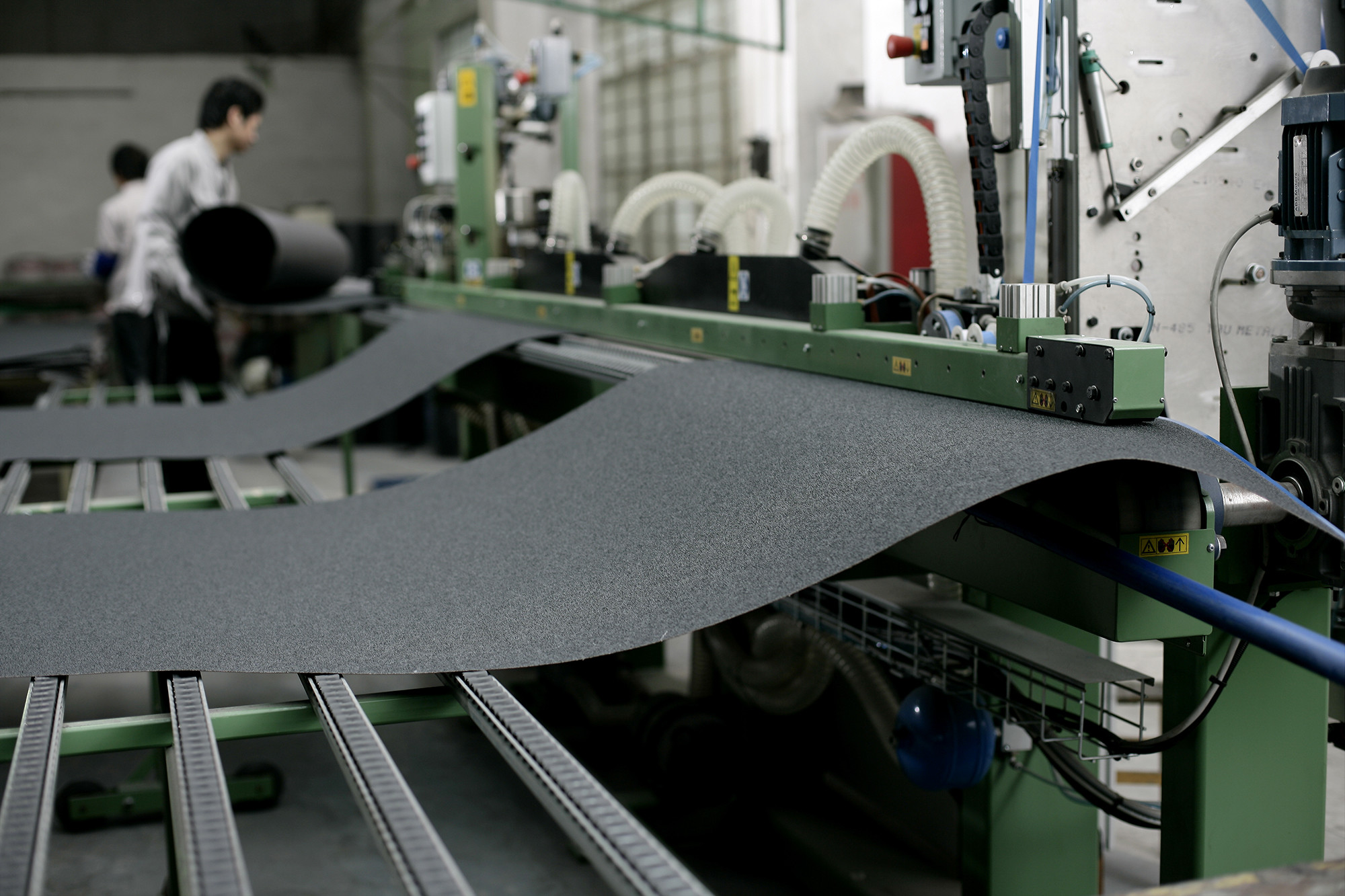 Smooth Surface Silicon carbide Abrasive Cloth Rolls For Plywood MDF Particleboard