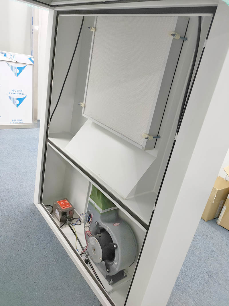 Cleanroom Steel Air Shower Pass Box And Automatic Roller Conveyor