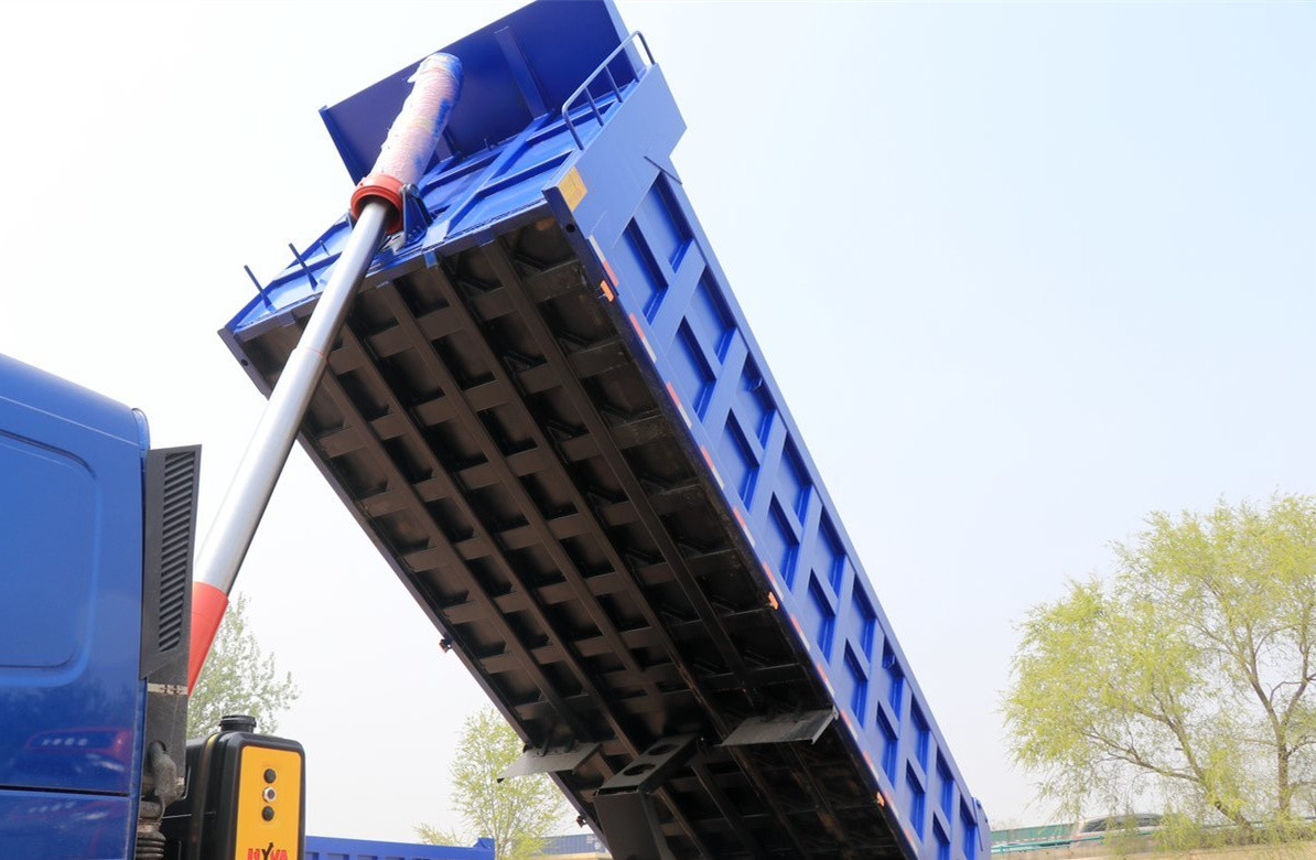 Howo Tipper Truck 12 Tires Howo T7 Dumper Leaf Spring 440hp 30-50 Tons Payload Thickened Box