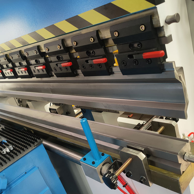Full Automatic Press Brakes 100T3200MM Hydraulic With Lifting Platform